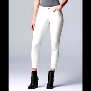 Simply Vera Wang white denim skinny jeans size 16